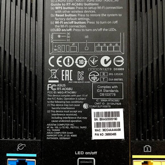 ASUS RT-AC68U Dual-Band Wireless AC1900 Gigabit Wi-Fi Router - Picture 10 of 12